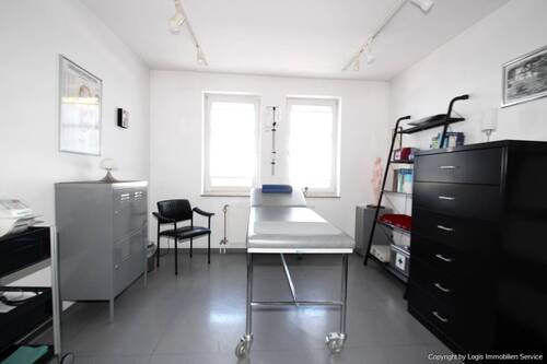 Behandlung/Büro - 