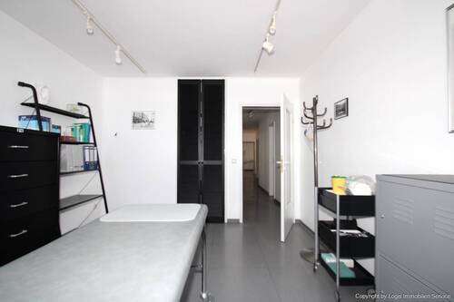 Behandlung/Büro - 