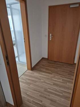 Flur.jpg - 1 Zimmer Etagenwohnung in Cottbus