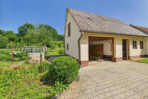 Garage und Scheune - 