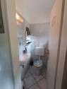 *rechts* Gäste WC - 