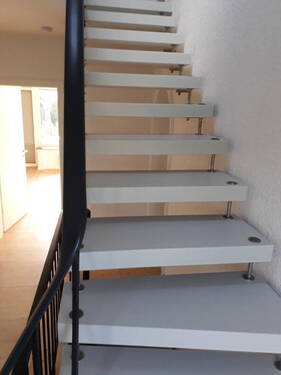 Treppe / Flur vom EG aus - 6 Zimmer Einfamilienhaus zum Kaufen in Olfen
