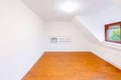 helles Schlafzimmer - Mehrfamilienhaus, Wohnhaus mit 127,00 m&sup2; in Bremen zum Kaufen