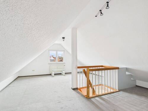 Dachstudio - 3 Zimmer Etagenwohnung zum Kaufen in Stuttgart