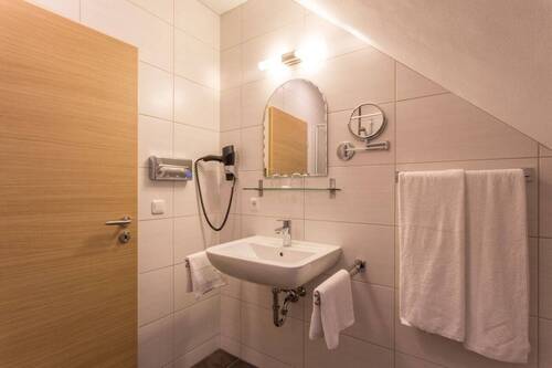 Badezimmer exemplarische Ansicht - 