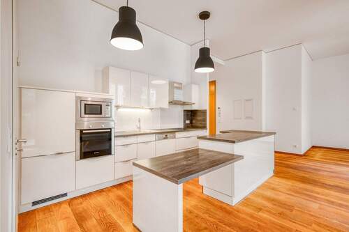 Einbauküche mit E-Geräten - 