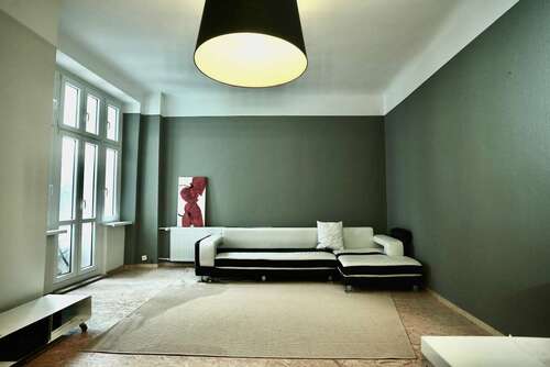 Gemütliches Wohnzimmer - Beste Anbindung im Wedding-Szenekiez Osloer Str: 2-Zimmer-Altbauwohnung direkt an der Panke!