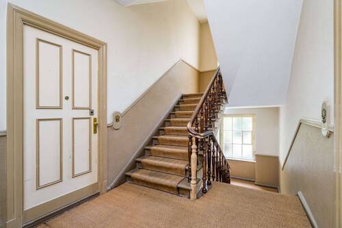 Treppenhaus mit Altbaudetails - 