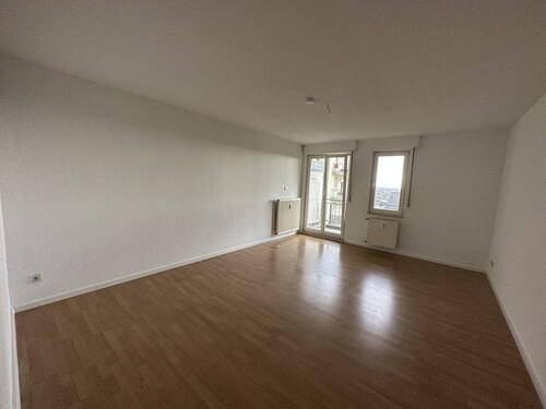 Wohnzimmer - 2 Zimmer Etagenwohnung zur Miete in Remscheid