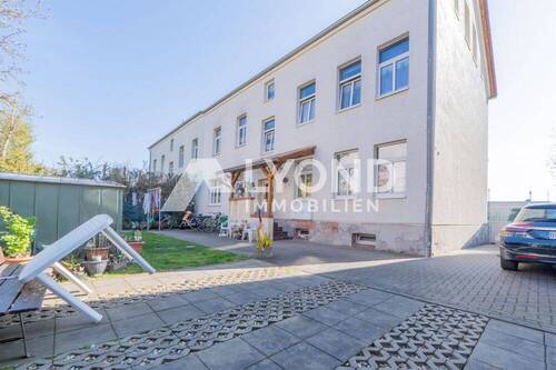 4 - Mehrfamilienhaus, Wohnhaus mit 306,20 m&sup2; in Oschersleben zum Kaufen