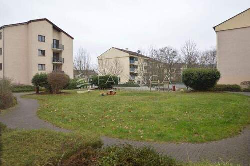 Blick aus dem Schlafzimmer - 2 Zimmer Etagenwohnung zur Miete in Mainz / Bretzenheim