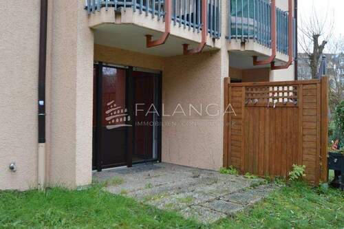 Blick zur Terrasse mit Gartenanteil - Etagenwohnung mit 57,00 m² in Mainz / Bretzenheim zur Miete