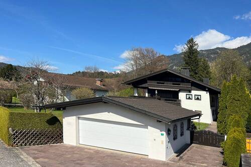 Doppelgarage - Einfamilienhaus mit 315,00 m&sup2; in Grainau zum Kaufen