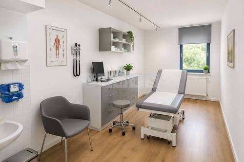 Raum 1 - Behandlungsraum - KI - 