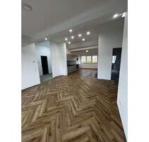 Neubauwohnung in Nürtingen - 3 Zimmer, Balkon & Moderne-Ausstattung