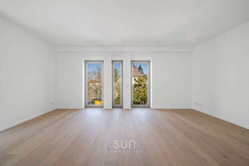 Lichtdurchflutetes Wohn-/Esszimmer (2/2) - 4 Zimmer Etagenwohnung in Darmstadt