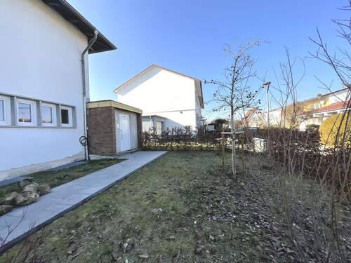 Blick zum Eingang Einliegerwohnung - Mehrfamilienhaus, Wohnhaus mit 208,30 m&sup2; in Eschwege zum Kaufen