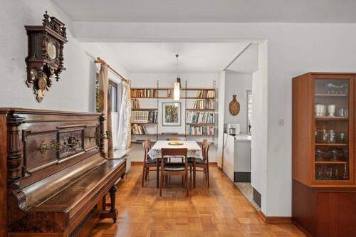 Blick ins Esszimmer - 