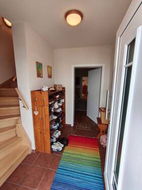 Flur EG mit Treppe zum OG - Einfamilienhaus mit 223,00 m² in Potsdam zum Kaufen