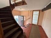Hauseingang - WOHNHAUS MIT VIEL FLÄCHE! IDEAL AUCH ZUR VERMIETUNG! KEINE KÄUFERPROVISION!