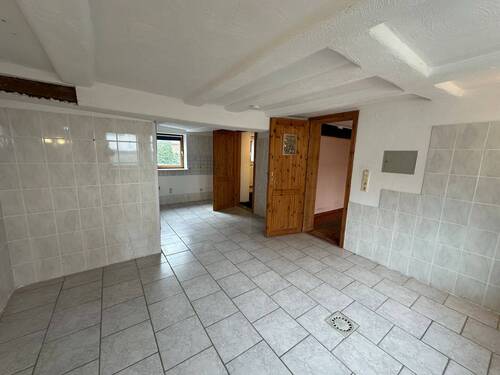 Wohnung 1 EG - 7 Zimmer Mehrfamilienhaus, Wohnhaus zum Kaufen in Wabern