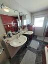 Tageslichtbad mit Dusche und Wanne - 