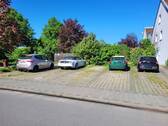 Zwei hintereinanderliegende Kfz.-Stellplätze - 
