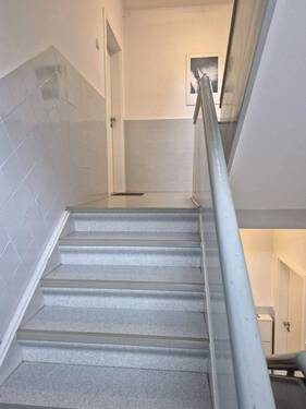 Treppenflur - Etagenwohnung mit 95,00 m² in Lingen (Ems) zur Miete