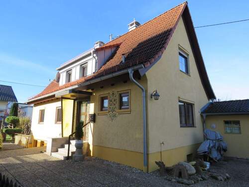 Hauseingangsseite - Einziehen und sich Wohlfühlen incl. weiterer Bauplatz