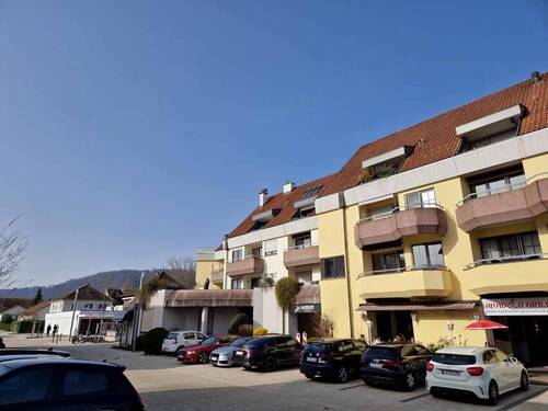 Südfassade mit unserm Balkon - 1 Zimmer Etagenwohnung in Grenzach-Wyhlen