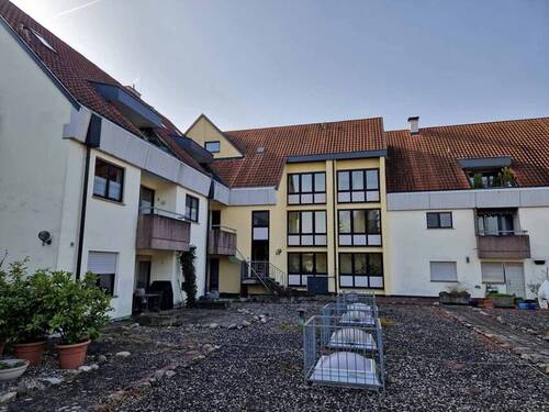 Hinterhaus mit TG Überdachung - 