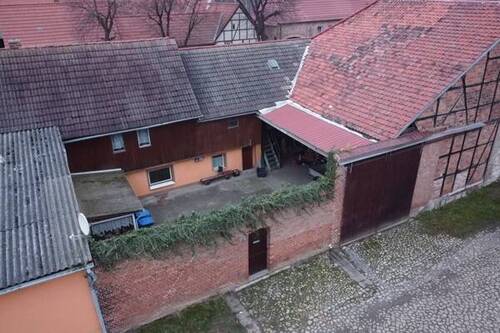 Straßenansicht - 5 Zimmer Bauernhaus, Landhaus in Ditfurt