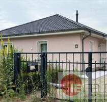 Komfortabel & altersgerecht: Modernisierter Bungalow mit Terrasse und Garage - Brieselang / Zeestow