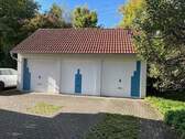 Garage (rechts) - 3 Zimmer Etagenwohnung in Bermatingen