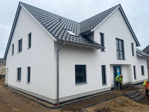 Aussenanlage - vor der Haus.JPG - 