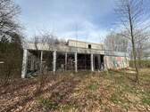 Ehemaliges Schwimmbad - 