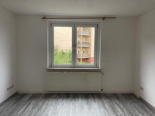 Wohnzimmer - 4 Zimmer 4- Zimmer in Aue