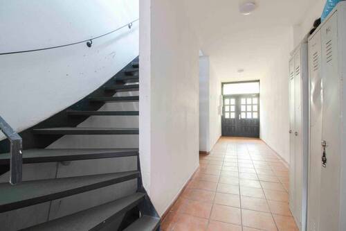 Eingang - 1 Zimmer Mehrfamilienhaus, Wohnhaus zum Kaufen in Hamburg