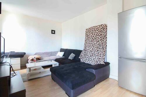 Wohnzimmer - 1 Zimmer Mehrfamilienhaus, Wohnhaus in Hamburg