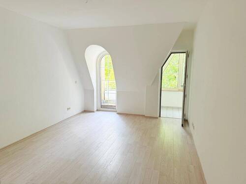 Schlafzimmer mit Wintergarten u. Balkon.jpeg - 