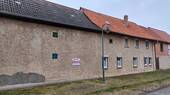 Straßenansicht - Einfamilienhaus mit viel Platz - mit Scheunen, Garagen + weiterem Nebengelass