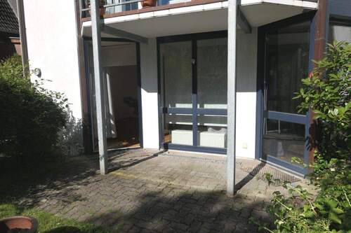 Terrasse mit kleinem Garten - 