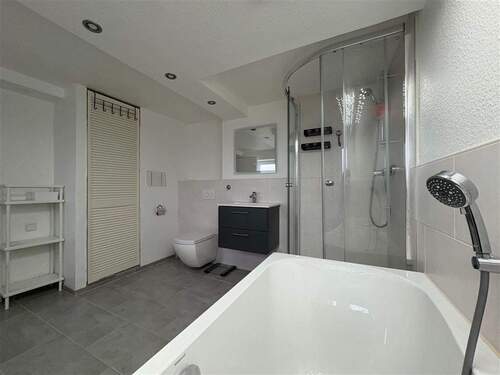 Badezimmer im EG - Reihenmittelhaus mit 115,70 m&sup2; in Salzgitter zum Kaufen