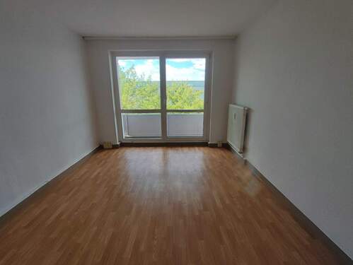 Wohnzimmer - 4 Zimmer Etagenwohnung zur Miete in Lutherstadt Eisleben