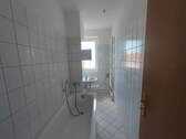 Badezimmer - Etagenwohnung mit 68,00 m&sup2; in Lutherstadt Eisleben zur Miete