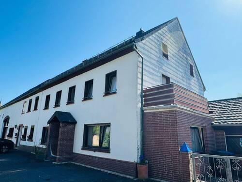3. Hausansicht - 6 Zimmer Einfamilienhaus zum Kaufen in Feusdorf
