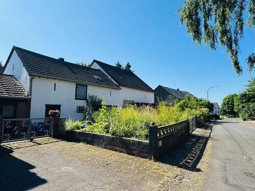 5. Hausansicht - 6 Zimmer Einfamilienhaus in Feusdorf