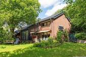 Hausansicht - Ideal für die Familie - 425.000,00 EUR Kaufpreis, ca.  123,00 m² Wohnfläche