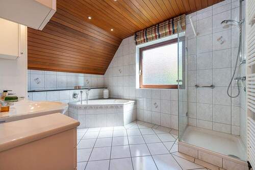 Wannenbad im DG - 