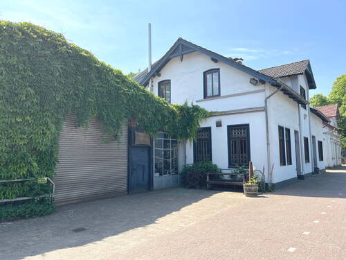 Bild 1 - PURNHAGEN-IMMOBILIEN - Großzügiges Zweifamilienhaus mit Gewerbefläche in zentraler Lage von Lesum